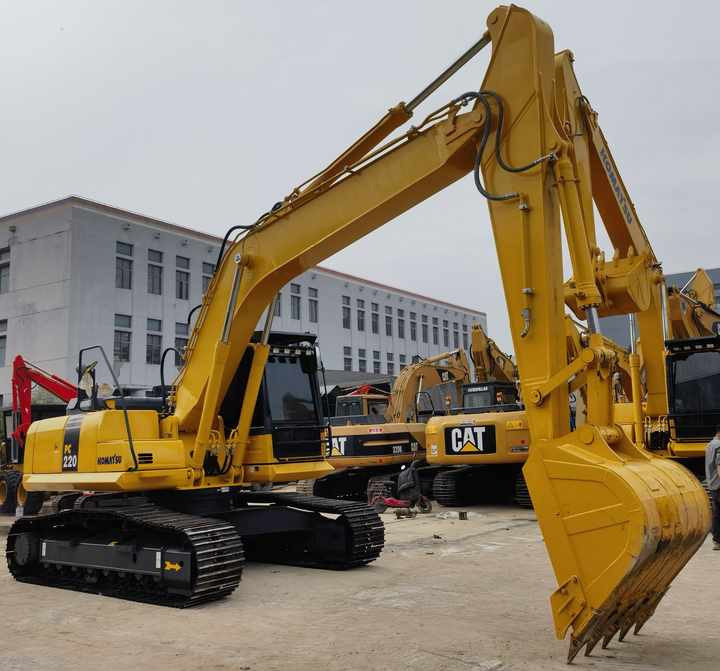 Komatsu PC 220-8 Excavator - Верижен багер: снимка 1 Komatsu PC 220-8 Excavator - Верижен багер: снимка 1