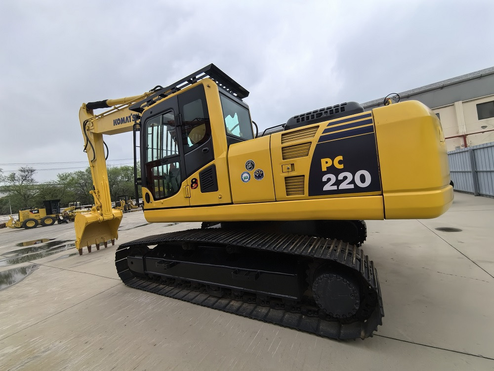 Komatsu PC 220-8 Excavator - Верижен багер: снимка 1 Komatsu PC 220-8 Excavator - Верижен багер: снимка 1