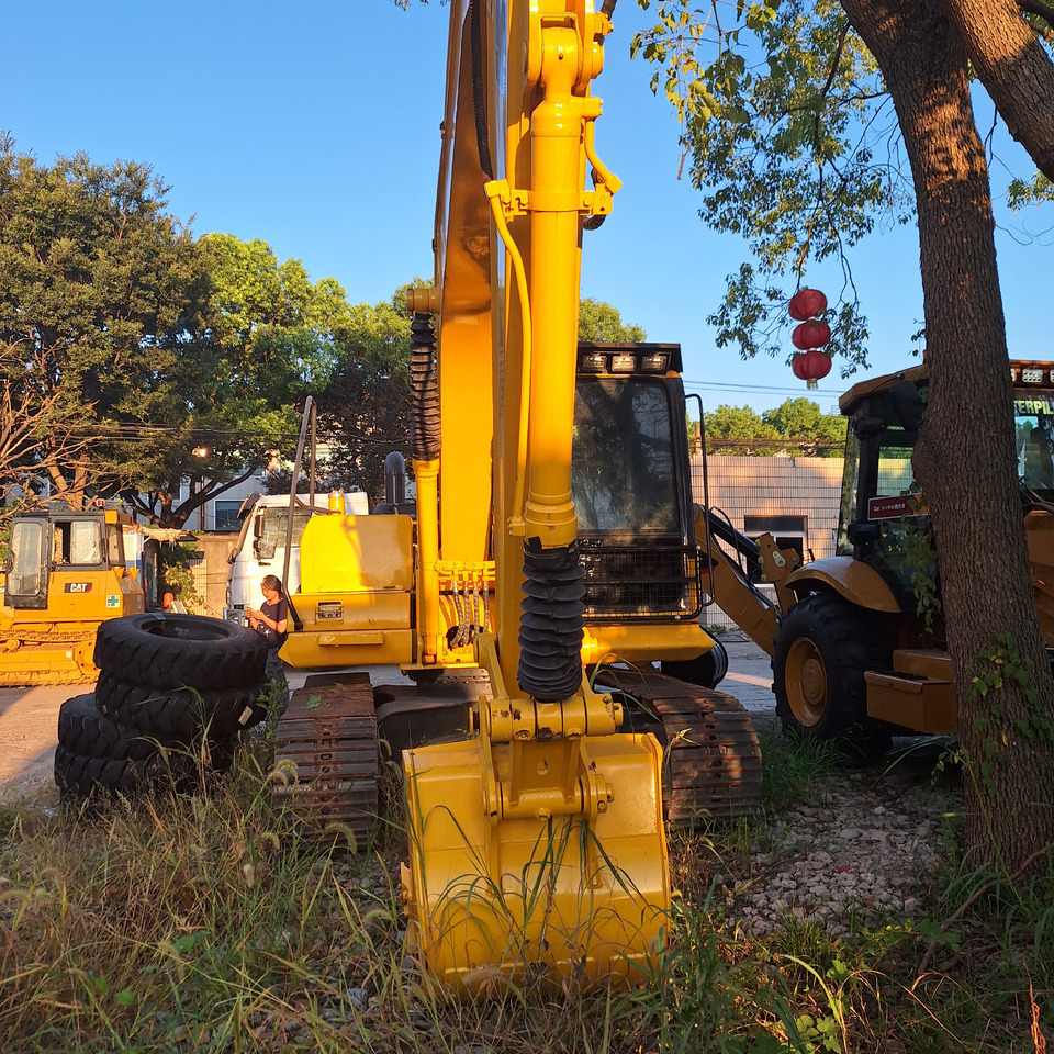 Komatsu PC130 Excavator - Верижен багер: снимка 5 Komatsu PC130 Excavator - Верижен багер: снимка 5