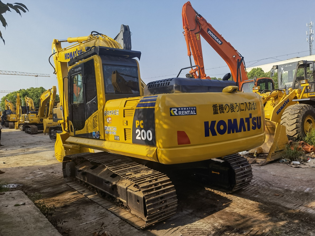 Komatsu PC200-8 Excavator - Верижен багер: снимка 3 Komatsu PC200-8 Excavator - Верижен багер: снимка 3