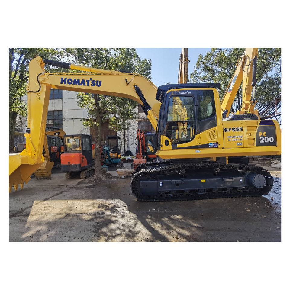 Komatsu PC200-8 Excavator - Верижен багер: снимка 1 Komatsu PC200-8 Excavator - Верижен багер: снимка 1