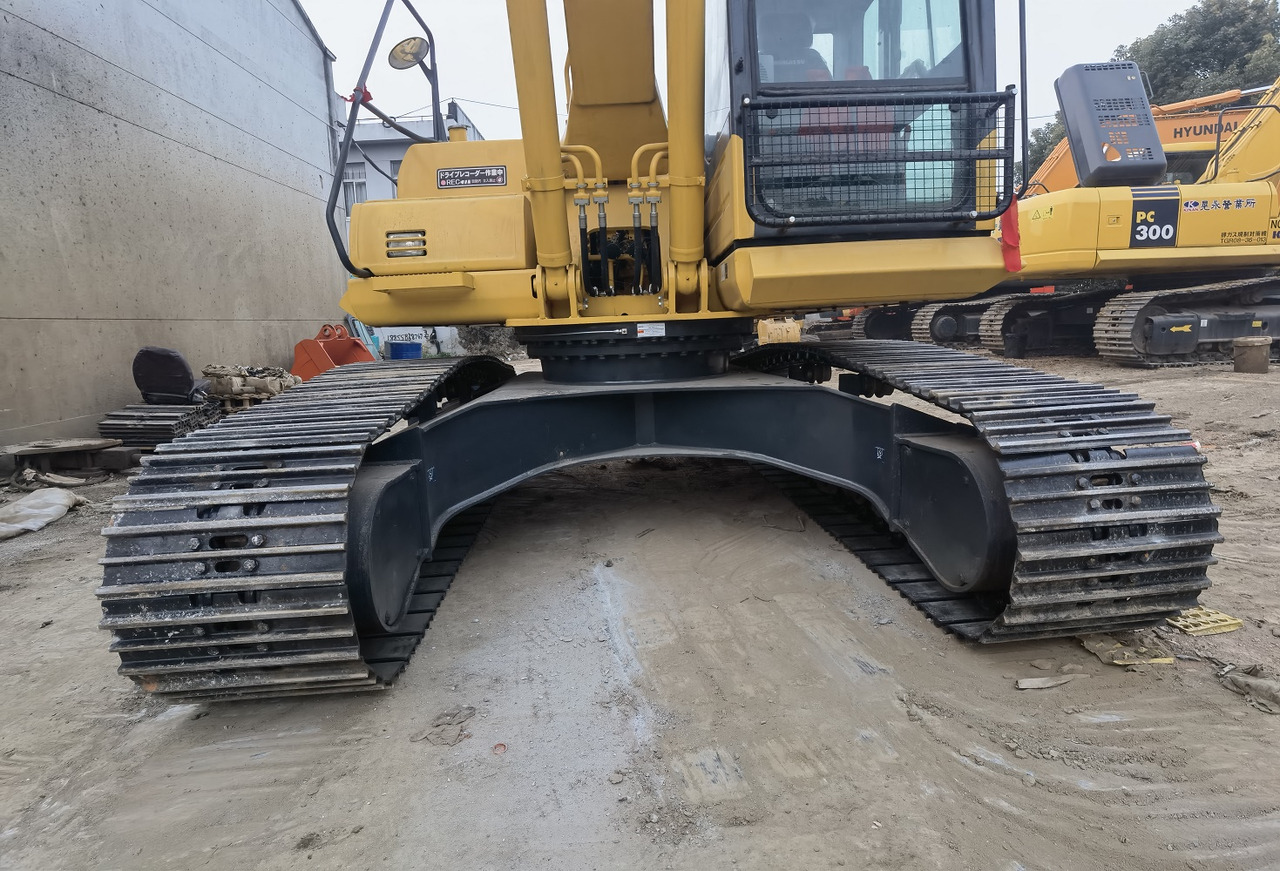 Komatsu PC200-8 Excavator - Верижен багер: снимка 4 Komatsu PC200-8 Excavator - Верижен багер: снимка 4