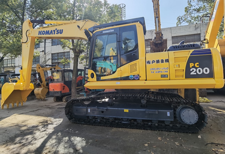 Komatsu PC200-8 Excavator - Верижен багер: снимка 1 Komatsu PC200-8 Excavator - Верижен багер: снимка 1