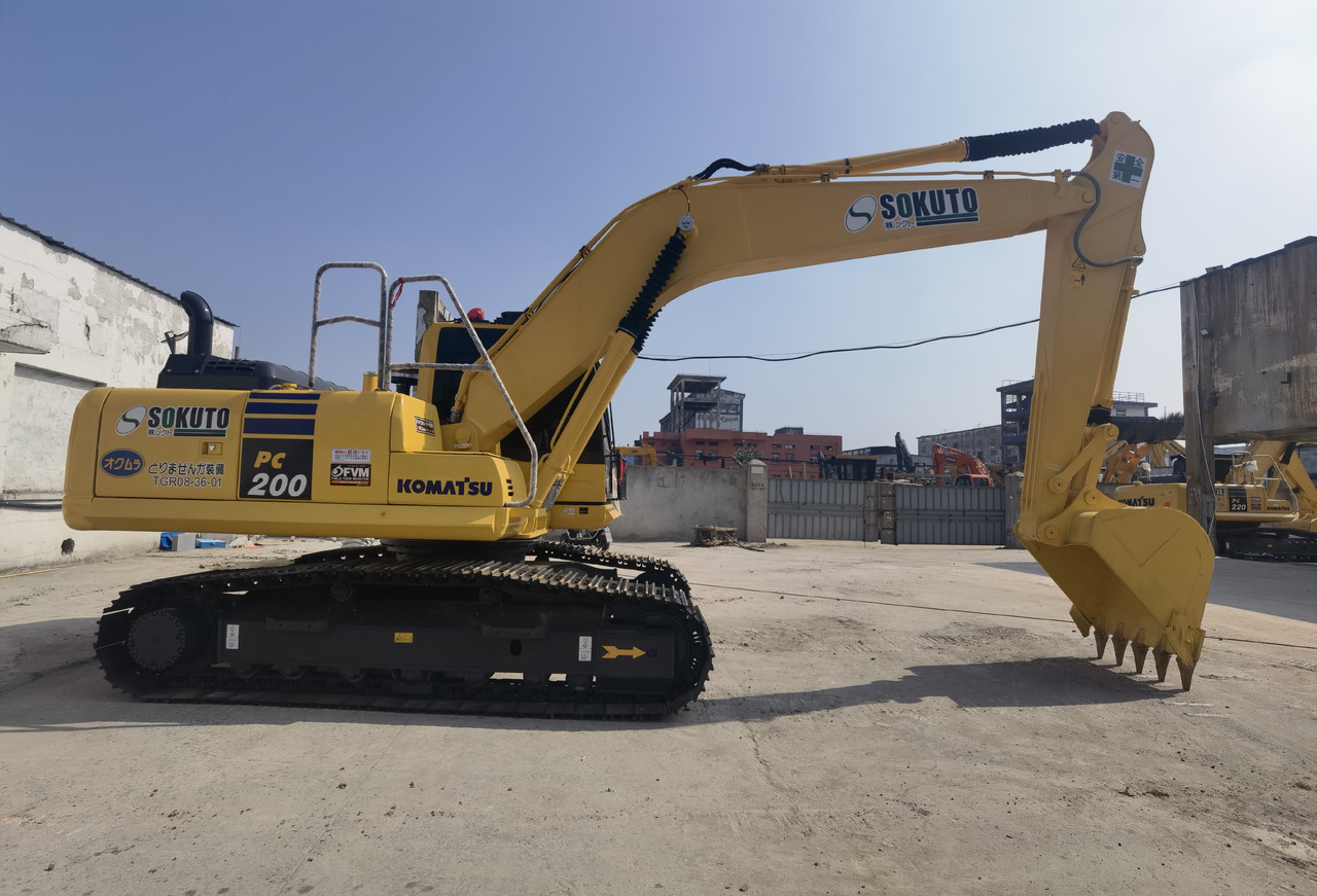 Komatsu PC200-8 Excavator - Верижен багер: снимка 2 Komatsu PC200-8 Excavator - Верижен багер: снимка 2