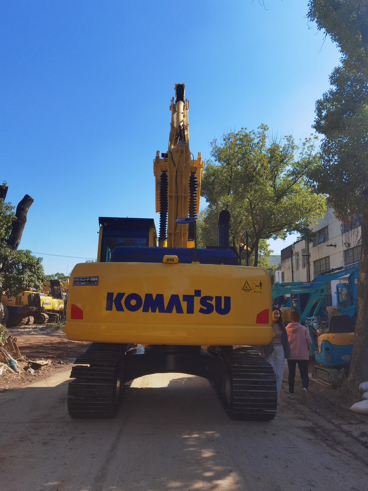 Komatsu PC200-8 Excavator - Верижен багер: снимка 5 Komatsu PC200-8 Excavator - Верижен багер: снимка 5