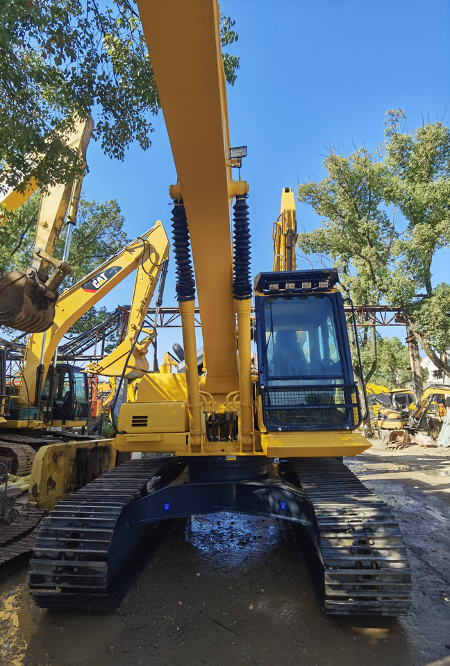 Komatsu PC200-8 Excavator - Верижен багер: снимка 2 Komatsu PC200-8 Excavator - Верижен багер: снимка 2