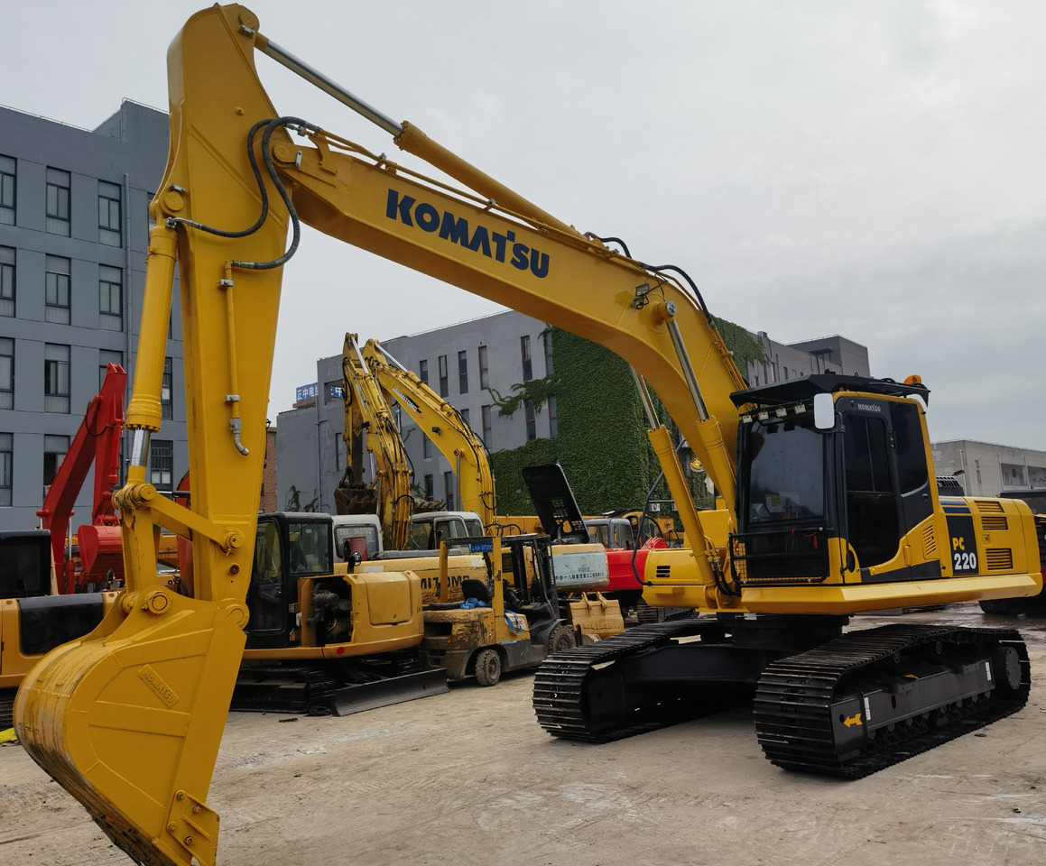 Komatsu PC220-8 Excavator - Верижен багер: снимка 3 Komatsu PC220-8 Excavator - Верижен багер: снимка 3