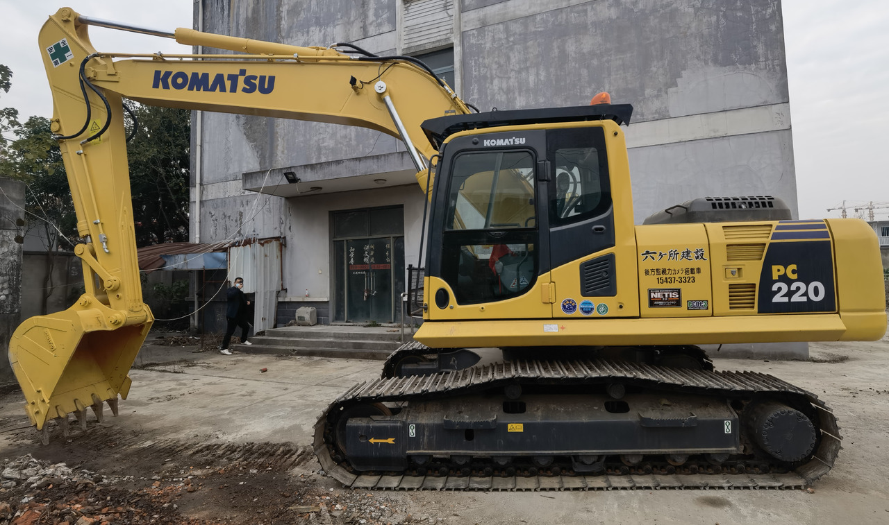 Komatsu PC220-8 Excavator - Верижен багер: снимка 2 Komatsu PC220-8 Excavator - Верижен багер: снимка 2