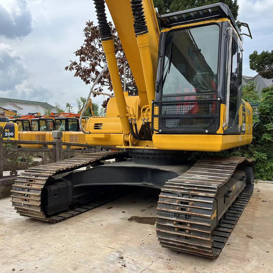 Komatsu PC220-8 Excavator - Верижен багер: снимка 1 Komatsu PC220-8 Excavator - Верижен багер: снимка 1