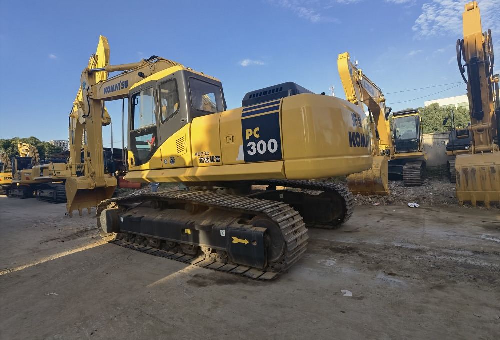 Komatsu PC300-7 Excavator - Верижен багер: снимка 3 Komatsu PC300-7 Excavator - Верижен багер: снимка 3