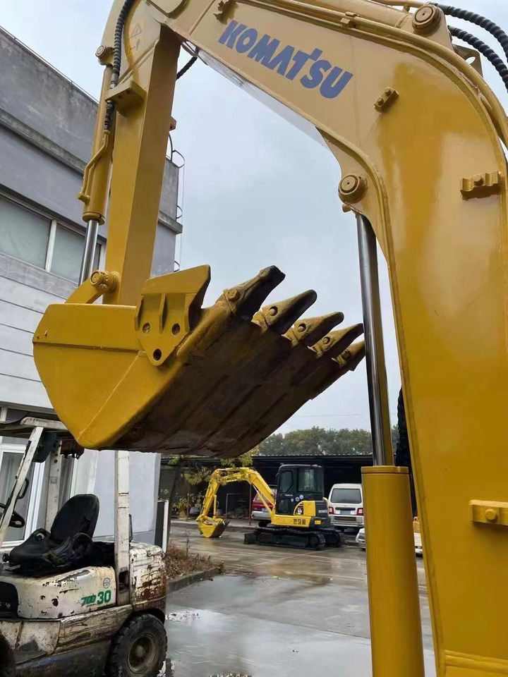 Komatsu PC35MR-3 Excavator - Верижен багер: снимка 3 Komatsu PC35MR-3 Excavator - Верижен багер: снимка 3