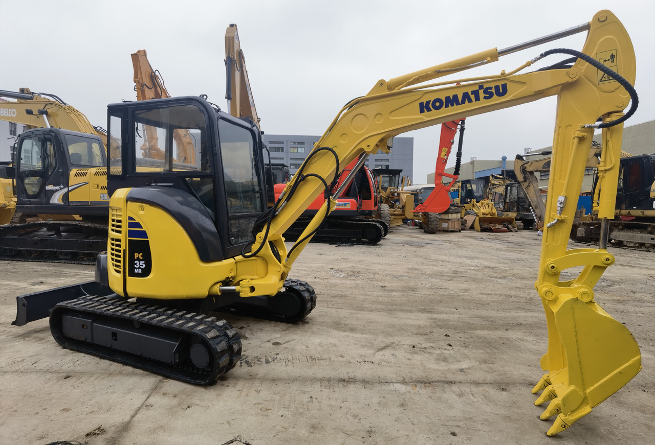 Komatsu PC35MR-3 Excavator - Верижен багер: снимка 3 Komatsu PC35MR-3 Excavator - Верижен багер: снимка 3