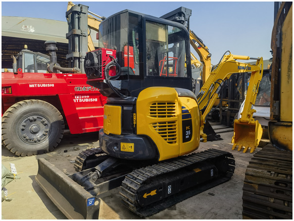 Komatsu mini excavator PC35MR cheap for sale Komatsu digger excavator 3.5 ton used excavator PC35 for sale - Верижен багер: снимка 1 Komatsu mini excavator PC35MR cheap for sale Komatsu digger excavator 3.5 ton used excavator PC35 for sale - Верижен багер: снимка 1