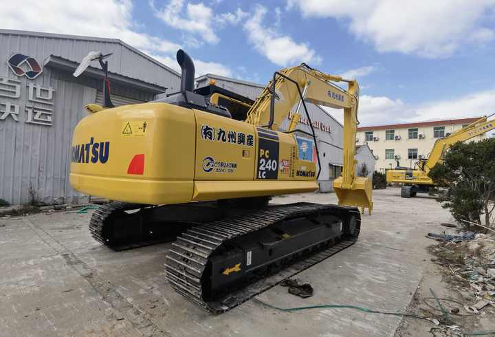 Made in Japan Used Excavator Komatsu PC240LC-8 SECOND HAND Komatsu PC240-8 Digging for Sale - Верижен багер: снимка 4 Made in Japan Used Excavator Komatsu PC240LC-8 SECOND HAND Komatsu PC240-8 Digging for Sale - Верижен багер: снимка 4