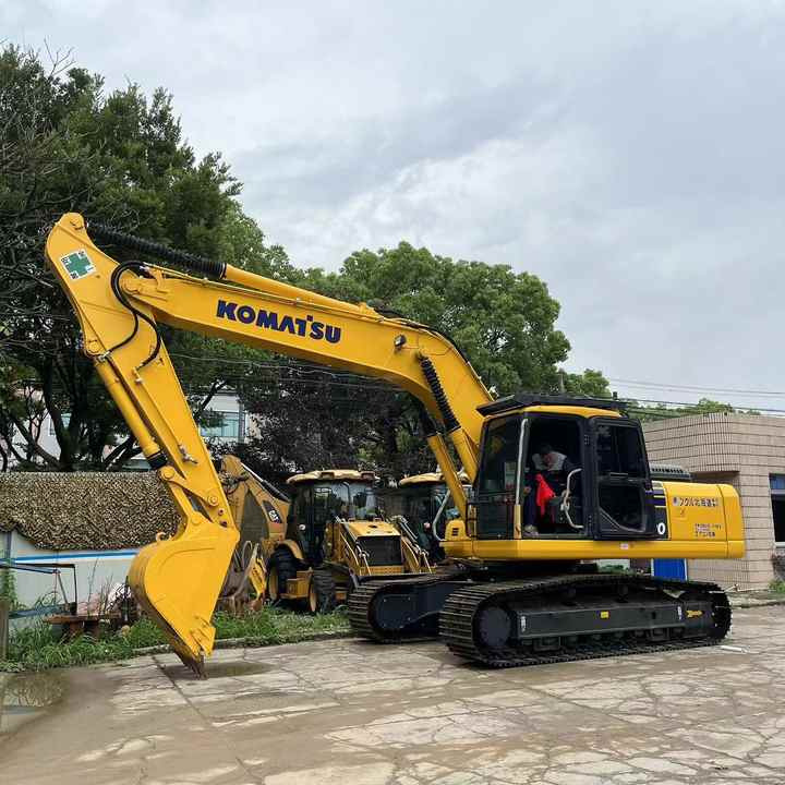 Original Japan cheap used excavator komatsu pc220 pc220-8 22 ton crawler Excavator for Sale - Верижен багер: снимка 2 Original Japan cheap used excavator komatsu pc220 pc220-8 22 ton crawler Excavator for Sale - Верижен багер: снимка 2