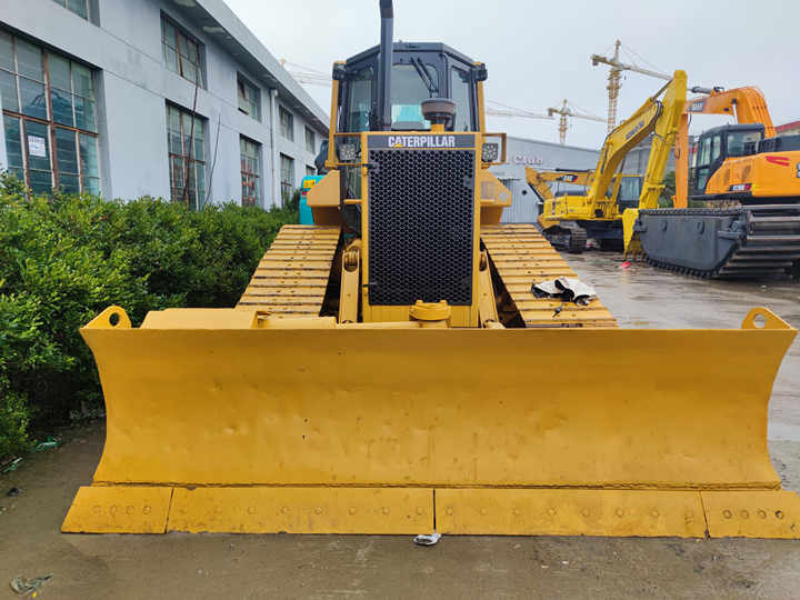 Original Japan made used Caterpillar D5M LGP dozer CAT D5M D5H bulldozer for sale - Булдозер: снимка 4 Original Japan made used Caterpillar D5M LGP dozer CAT D5M D5H bulldozer for sale - Булдозер: снимка 4