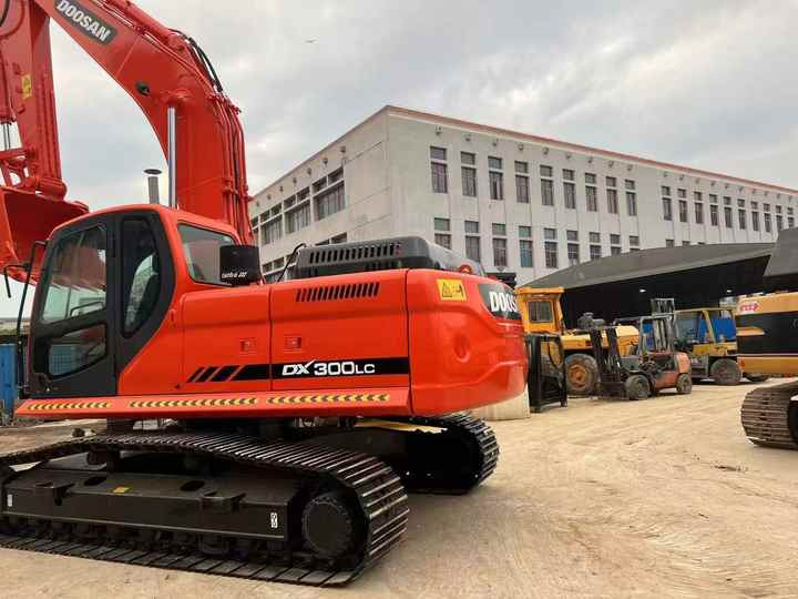 Original Korea Doosan Used Excavator 30 Ton Doosan DX300LC Crawler Excavator For Sale - Верижен багер: снимка 5 Original Korea Doosan Used Excavator 30 Ton Doosan DX300LC Crawler Excavator For Sale - Верижен багер: снимка 5