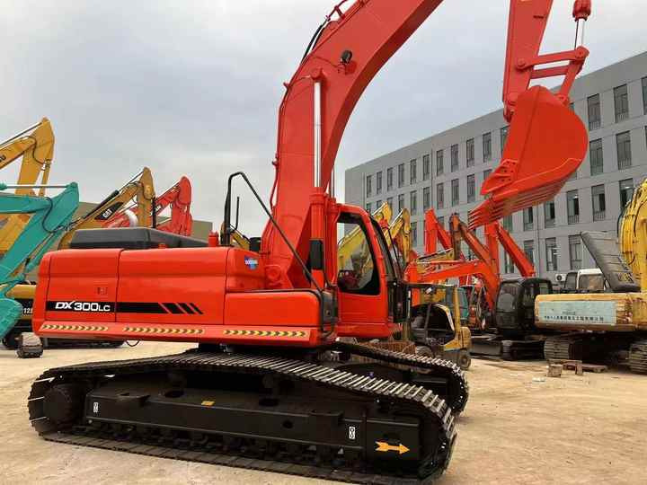 Original Korea Doosan Used Excavator 30 Ton Doosan DX300LC Crawler Excavator For Sale - Верижен багер: снимка 3 Original Korea Doosan Used Excavator 30 Ton Doosan DX300LC Crawler Excavator For Sale - Верижен багер: снимка 3