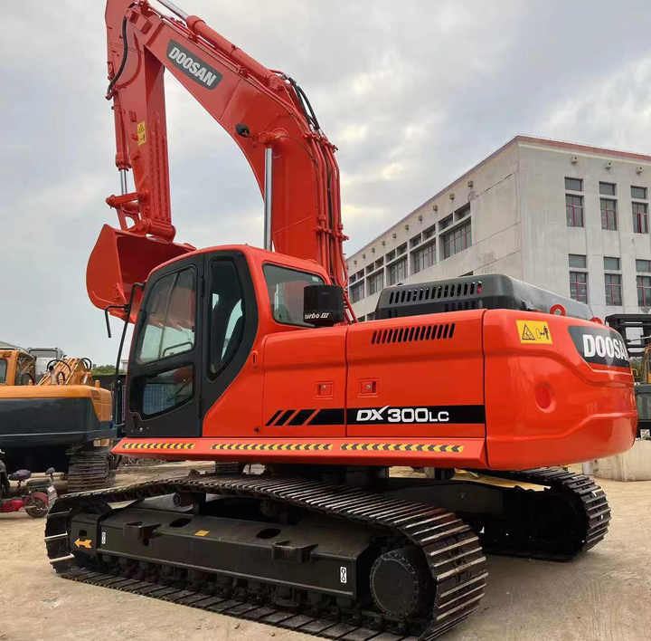 Original Korea Doosan Used Excavator 30 Ton Doosan DX300LC Crawler Excavator For Sale - Верижен багер: снимка 4 Original Korea Doosan Used Excavator 30 Ton Doosan DX300LC Crawler Excavator For Sale - Верижен багер: снимка 4