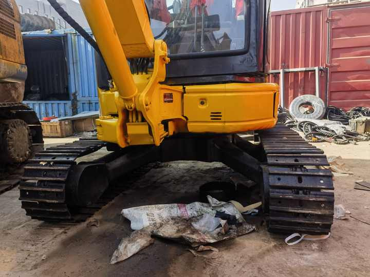 PC30 komatsu hydraulic excavator small digger in good condition on sale - Верижен багер: снимка 5 PC30 komatsu hydraulic excavator small digger in good condition on sale - Верижен багер: снимка 5