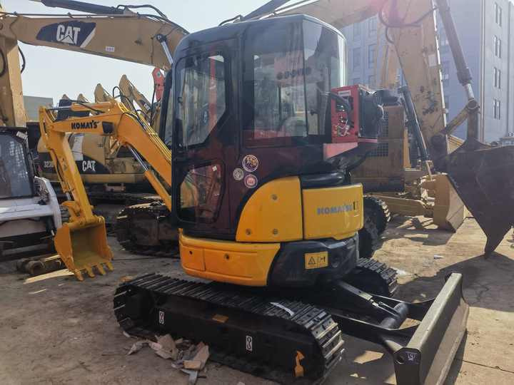 PC30 komatsu hydraulic excavator small digger in good condition on sale - Верижен багер: снимка 3 PC30 komatsu hydraulic excavator small digger in good condition on sale - Верижен багер: снимка 3
