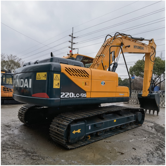 Second Hand Hyundai 220lc-9s excavators with good condition in china shanghai yard for sale - Верижен багер: снимка 1 Second Hand Hyundai 220lc-9s excavators with good condition in china shanghai yard for sale - Верижен багер: снимка 1