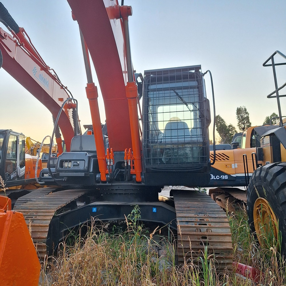 Second hand Hitachi ZX200G excavator - Багер: снимка 2 Second hand Hitachi ZX200G excavator - Багер: снимка 2