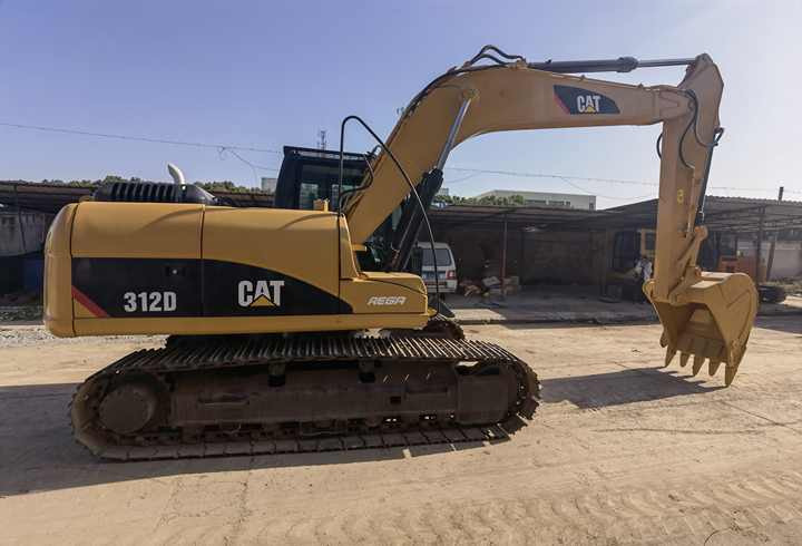 Second hand original japanese CAT312D Japan direct sales CAT 312D used caterpillar cat312d for sale - Верижен багер: снимка 4 Second hand original japanese CAT312D Japan direct sales CAT 312D used caterpillar cat312d for sale - Верижен багер: снимка 4