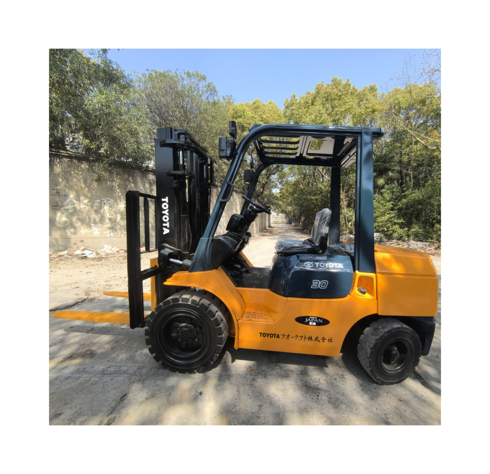 Toyota FD30 Forklift - Дизелов мотокар: снимка 1 Toyota FD30 Forklift - Дизелов мотокар: снимка 1