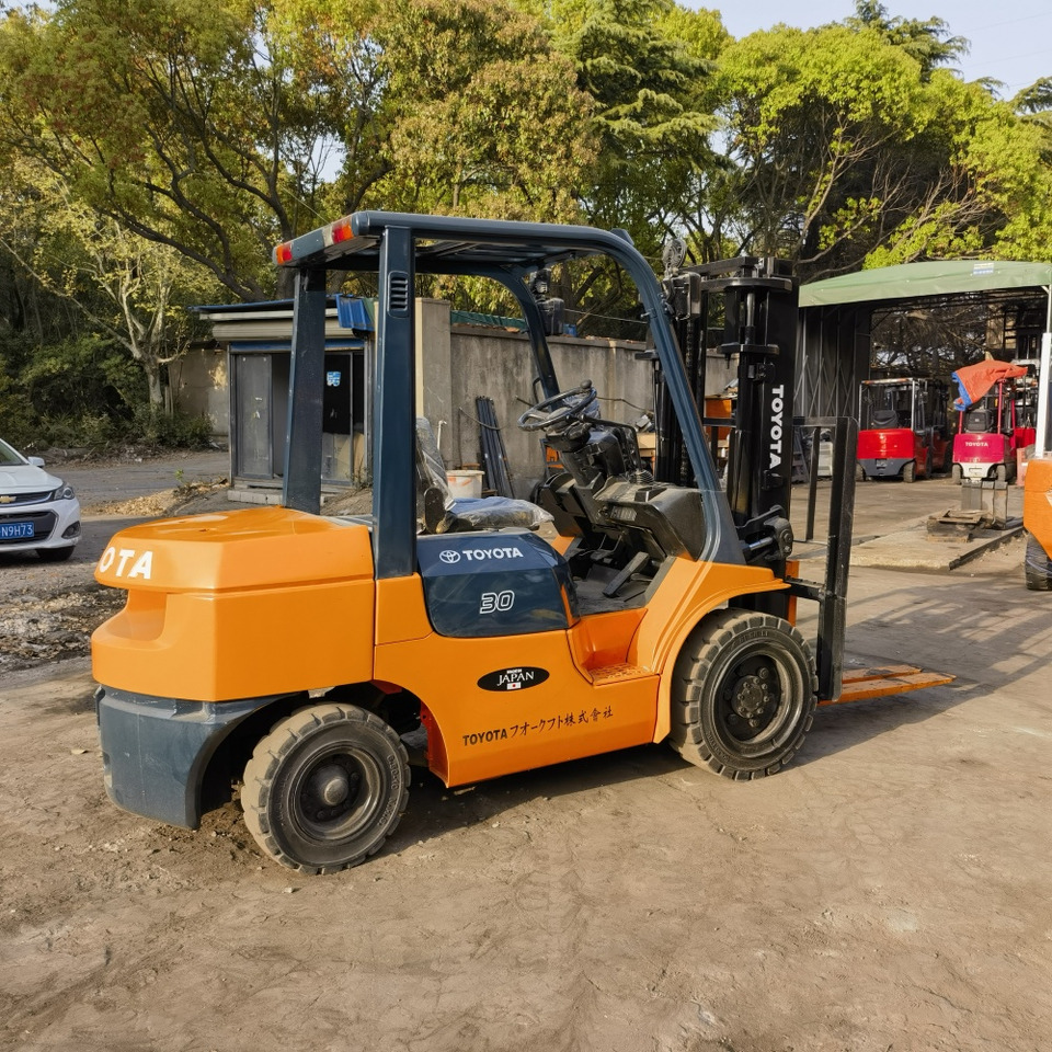 Toyota FD30 Forklift - Дизелов мотокар: снимка 4 Toyota FD30 Forklift - Дизелов мотокар: снимка 4