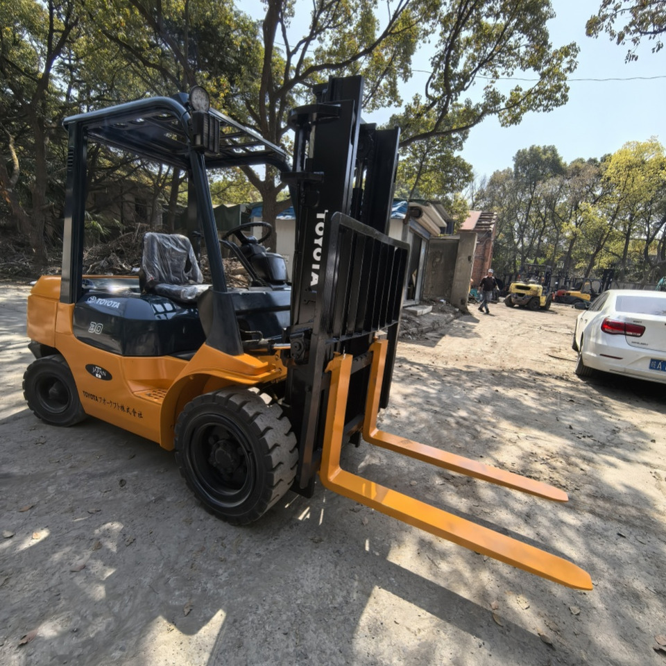 Toyota FD30 Forklift - Дизелов мотокар: снимка 5 Toyota FD30 Forklift - Дизелов мотокар: снимка 5