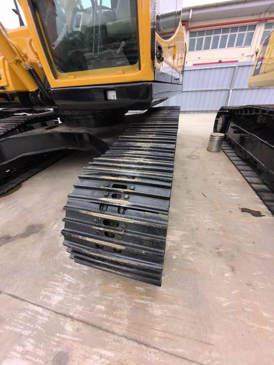 Used CAT 320D excavator in good condition at low price CAT 320D 320D2 320DL excavator for sale cat 320d2 - Верижен багер: снимка 4 Used CAT 320D excavator in good condition at low price CAT 320D 320D2 320DL excavator for sale cat 320d2 - Верижен багер: снимка 4