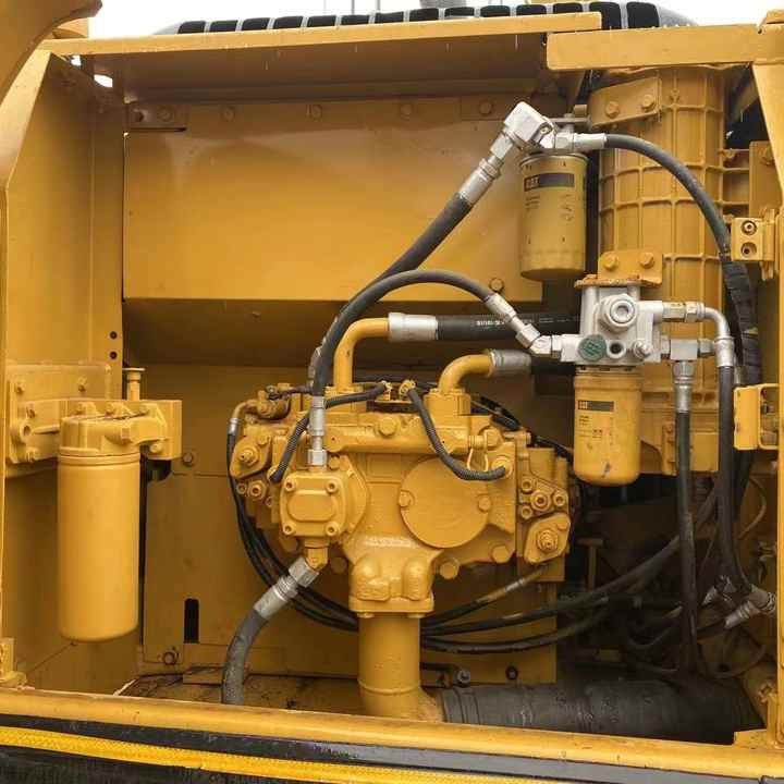 Used Cat excavator 320d Hydraulic crawler digger second hand caterpillar 320d2 for sale - Верижен багер: снимка 5 Used Cat excavator 320d Hydraulic crawler digger second hand caterpillar 320d2 for sale - Верижен багер: снимка 5