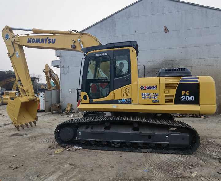 Used Komatsu Excavator machine japan komatsu PC200-8 PC220-8 hydraulic crawler used excavator - Верижен багер: снимка 5 Used Komatsu Excavator machine japan komatsu PC200-8 PC220-8 hydraulic crawler used excavator - Верижен багер: снимка 5