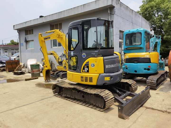 Used Komatsu PC35MR excavator Japanese Original Crawler 3 Tons Second Used Mini Excavator in stock - Верижен багер: снимка 3 Used Komatsu PC35MR excavator Japanese Original Crawler 3 Tons Second Used Mini Excavator in stock - Верижен багер: снимка 3