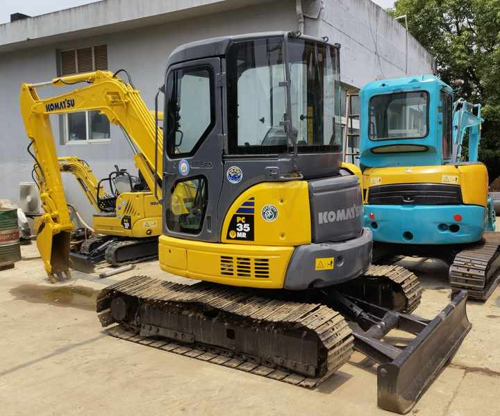 Used Komatsu PC35MR excavator Japanese Original Crawler 3 Tons Second Used Mini Excavator in stock - Верижен багер: снимка 2 Used Komatsu PC35MR excavator Japanese Original Crawler 3 Tons Second Used Mini Excavator in stock - Верижен багер: снимка 2
