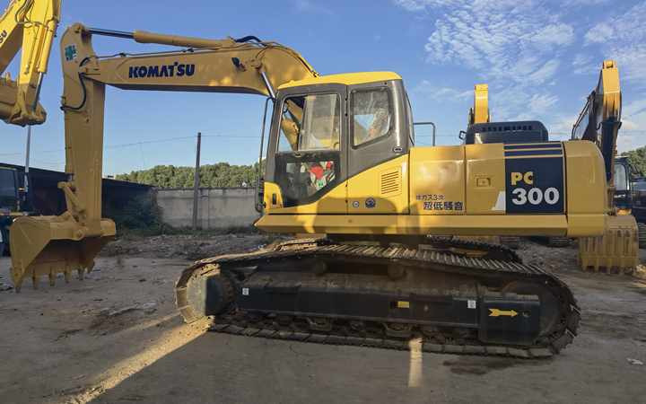 Used Original Japan Second Hand Komatsu PC300-7 Digger 30 ton Excavator Machine for sale - Верижен багер: снимка 4 Used Original Japan Second Hand Komatsu PC300-7 Digger 30 ton Excavator Machine for sale - Верижен багер: снимка 4