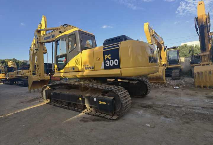 Used Original Japan Second Hand Komatsu PC300-7 Digger 30 ton Excavator Machine for sale - Верижен багер: снимка 3 Used Original Japan Second Hand Komatsu PC300-7 Digger 30 ton Excavator Machine for sale - Верижен багер: снимка 3