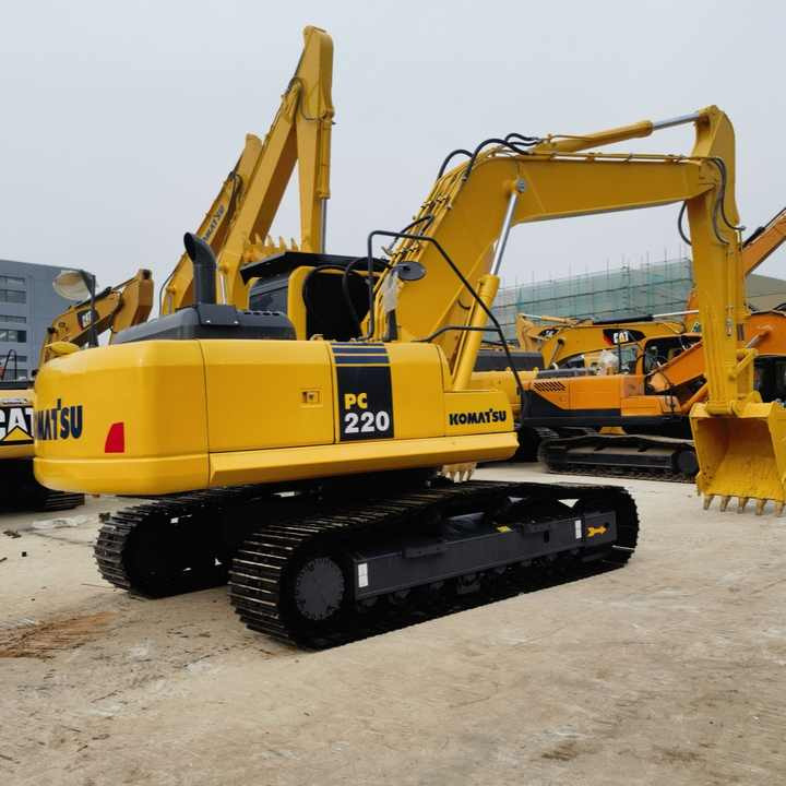 Used Original Japanese KOMATSU PC220-8 used excavator for sale in shanghai yard - Верижен багер: снимка 4 Used Original Japanese KOMATSU PC220-8 used excavator for sale in shanghai yard - Верижен багер: снимка 4