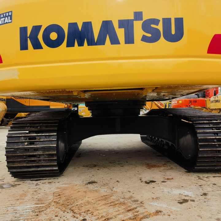 Used Original Japanese KOMATSU PC220-8 used excavator for sale in shanghai yard - Верижен багер: снимка 5 Used Original Japanese KOMATSU PC220-8 used excavator for sale in shanghai yard - Верижен багер: снимка 5