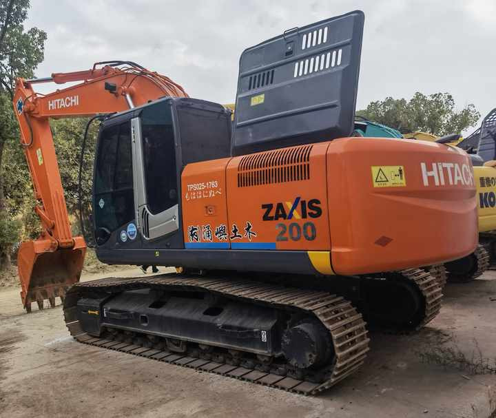 Used excavator Hitachi 20 ton original Japan Hitachi ZX200-3 ZX200-5G EX200-5 ZX240 Excavator FOR SALE - Багер: снимка 2 Used excavator Hitachi 20 ton original Japan Hitachi ZX200-3 ZX200-5G EX200-5 ZX240 Excavator FOR SALE - Багер: снимка 2