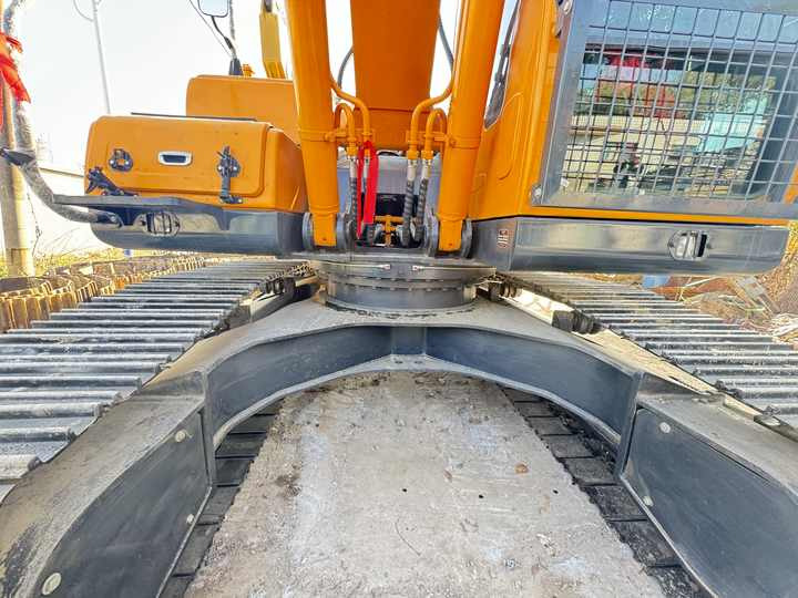 Good condition and high performance second hand Hyundai 220lc-9S Excavators used excavator on hot sale in shanghai yard - Верижен багер: снимка 5 Good condition and high performance second hand Hyundai 220lc-9S Excavators used excavator on hot sale in shanghai yard - Верижен багер: снимка 5