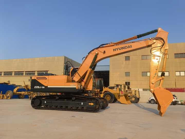 Hot sale high quality Hyundai 220LC-9S used crawler excavator 305LC-9T Hyundai used excavator for sale - Верижен багер: снимка 2 Hot sale high quality Hyundai 220LC-9S used crawler excavator 305LC-9T Hyundai used excavator for sale - Верижен багер: снимка 2