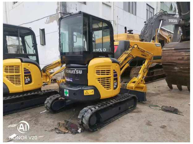 Komatsu second hand digger mini excavator pc35 used excavators komatsu pc35 for sale - Верижен багер: снимка 1 Komatsu second hand digger mini excavator pc35 used excavators komatsu pc35 for sale - Верижен багер: снимка 1