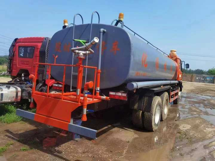 Used 20m3 water spray bowser tanker sprinkler tank truck for sale - Камион цистерна: снимка 5 Used 20m3 water spray bowser tanker sprinkler tank truck for sale - Камион цистерна: снимка 5