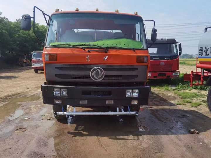 Used 20m3 water spray bowser tanker sprinkler tank truck for sale - Камион цистерна: снимка 3 Used 20m3 water spray bowser tanker sprinkler tank truck for sale - Камион цистерна: снимка 3