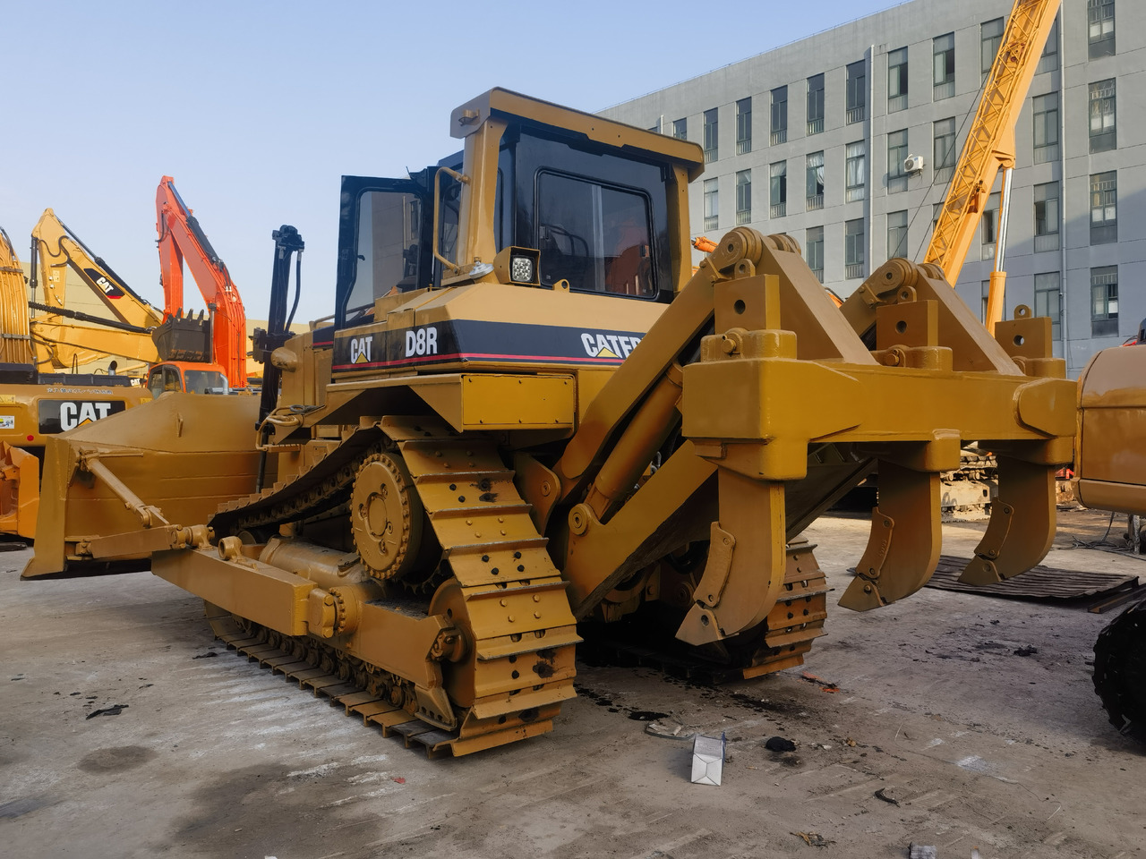Used cat d8r bulldozer - Булдозер: снимка 5 Used cat d8r bulldozer - Булдозер: снимка 5