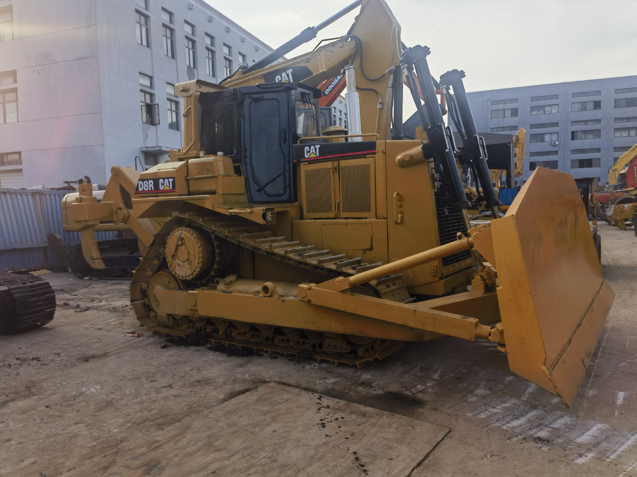 Used cat d8r bulldozer - Булдозер: снимка 3 Used cat d8r bulldozer - Булдозер: снимка 3