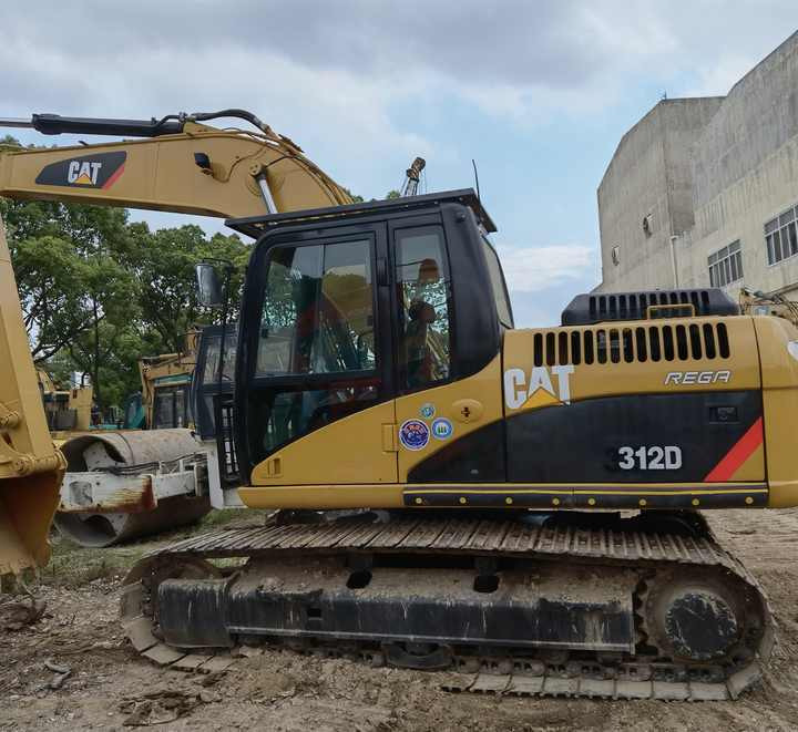 Used earth moving machinery used excavator cat312 12ton Cat 315D 312D 320d 330d for sale - Верижен багер: снимка 2 Used earth moving machinery used excavator cat312 12ton Cat 315D 312D 320d 330d for sale - Верижен багер: снимка 2