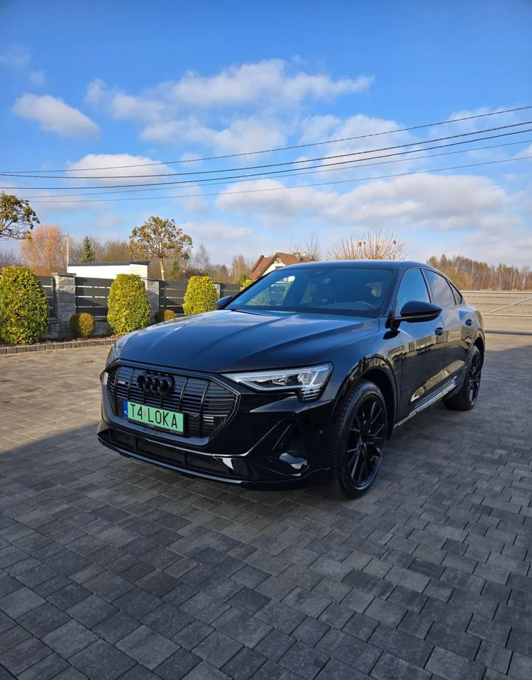 Audi e-tron 55 Quattro S Line - Седан: снимка 1 Audi e-tron 55 Quattro S Line - Седан: снимка 1